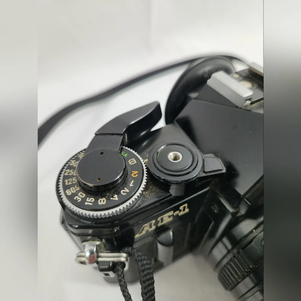 Black Canon AE-1 AE1 + 70mm Lens Manual Focus Kit - Rare Beauty - Very Nice!